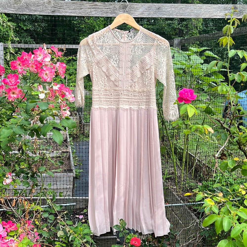 Sophisticated lace cream dress from Zara